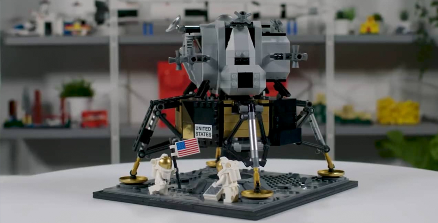 Lego lunar lander